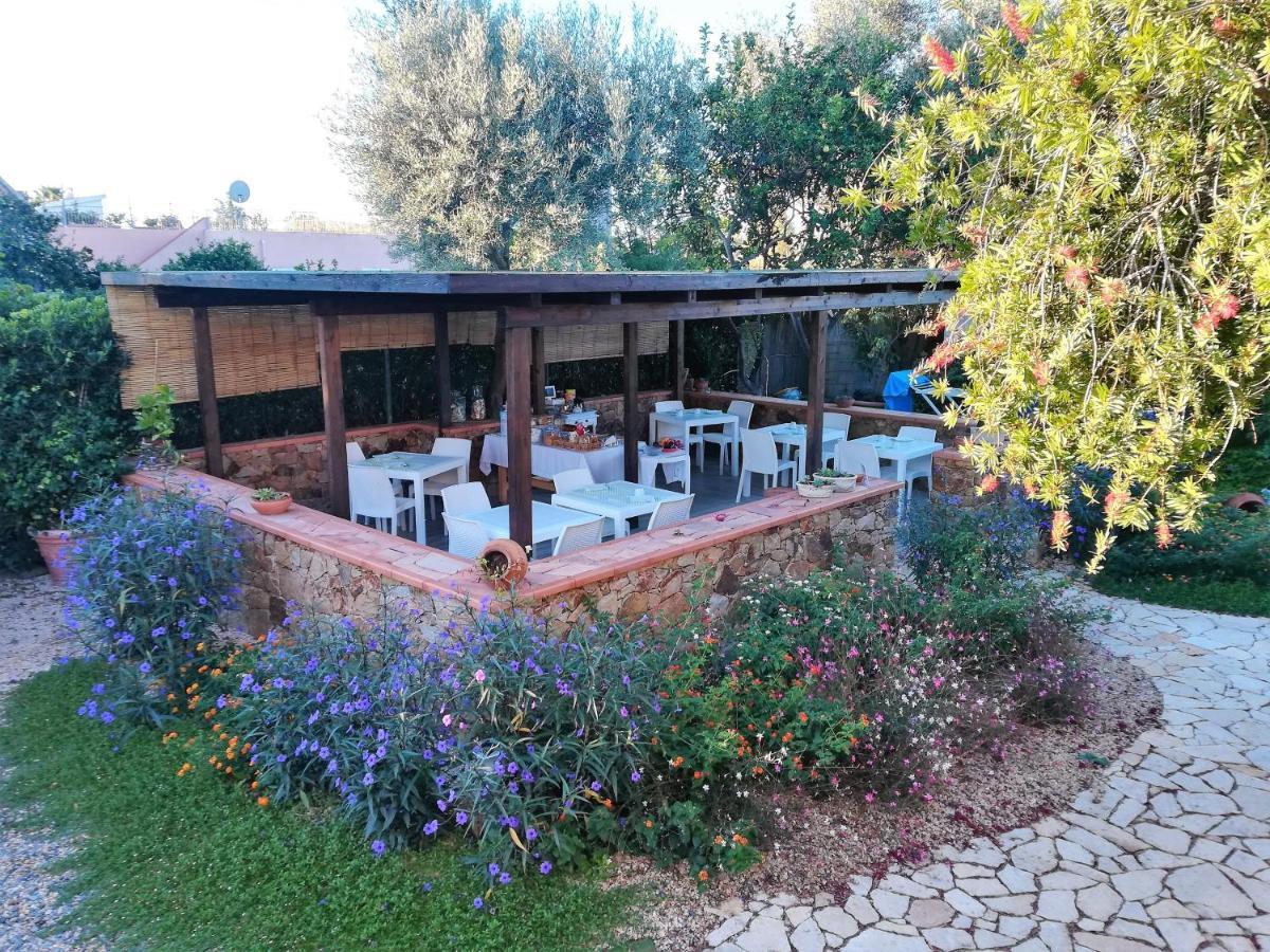 B&B Tanit Chia Kültér fotó